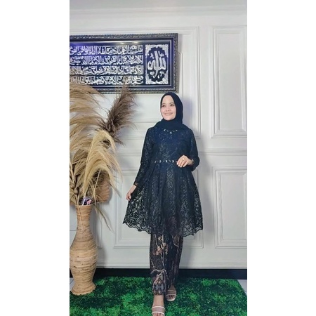 SET KEBAYA TUNIK TILLE MALAKA PAYET MUTIARA| KEBAYA PESTA| KEBAYA| SET KEBAYA WISUDA| KEBAYA MODERN| KEBAYA BRUKAT| SET TUNIK| STELAN KEBAYA LAMARAN| KEBAYA MUTIARA