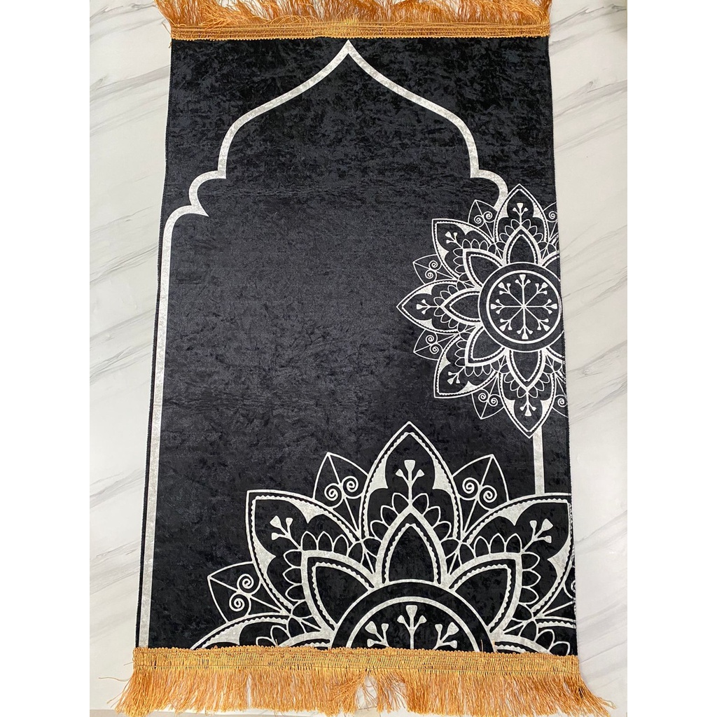 Sajadah Tebal Empuk Busa Kiswah Batik Anti Slip Premium Hitam Rumbai Gold