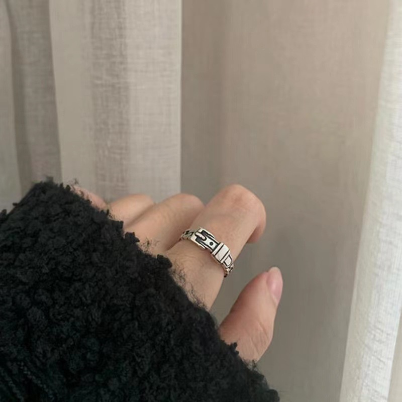 Cincin Jari Telunjuk Model Irregular Gaya Vintage