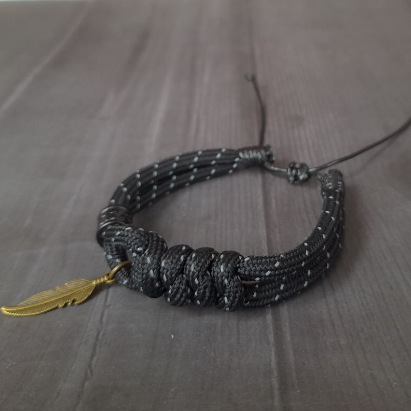 Gelang Tali Pria Original with charm wing paracord prusik