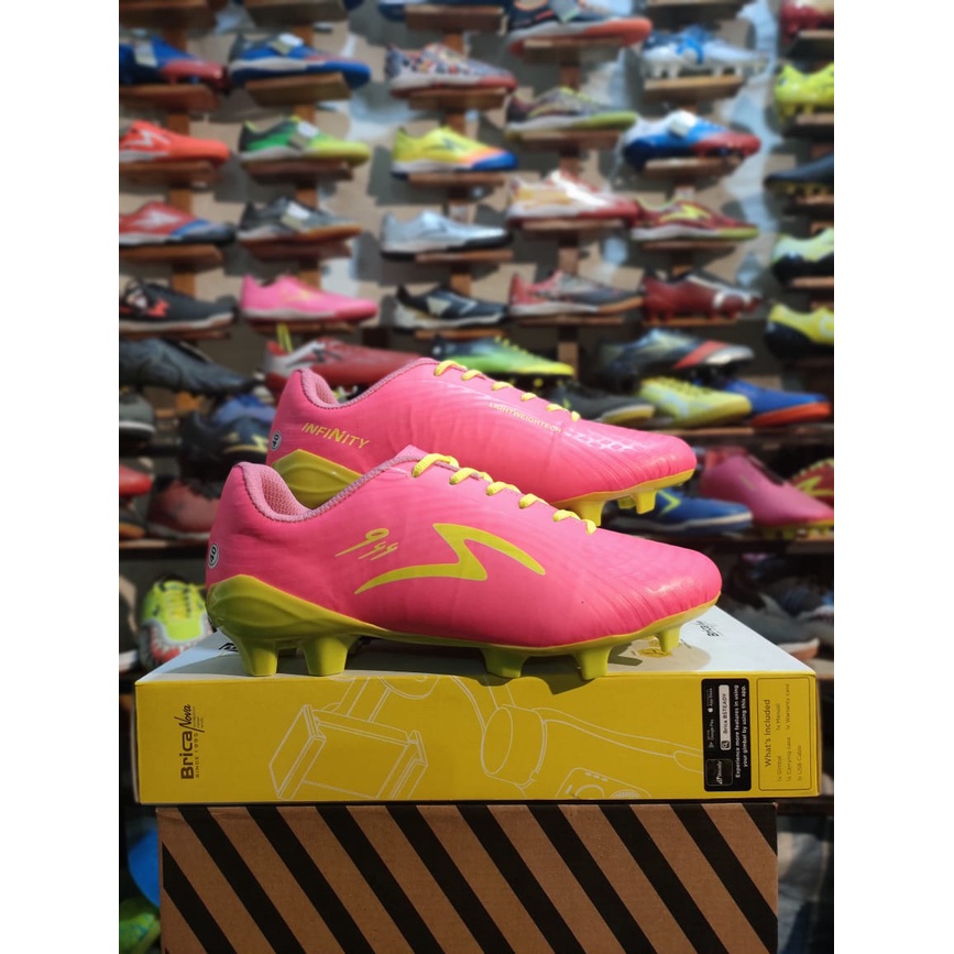 SEPATU BOLA SPECS INFINITY