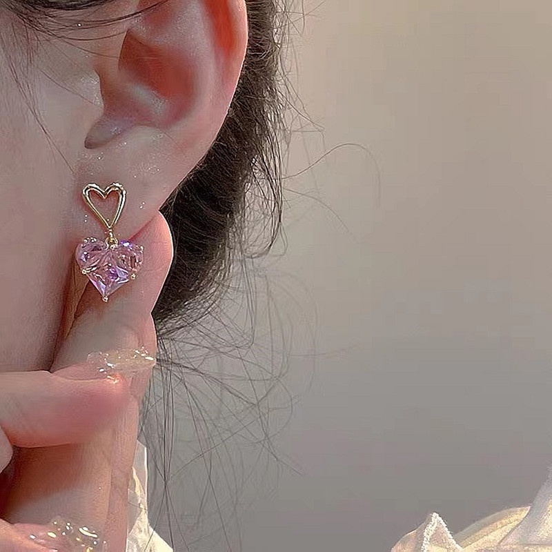 Anting Bentuk Hati Bahan Zirkon Warna Pink Untuk Musim Gugur