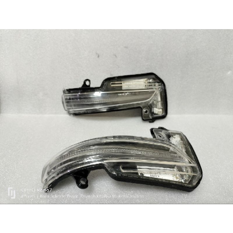 Lampu Sein Spion Innova Reborn/ Sein SpionFortuner VRZ/ Lampu Sein Spion Hilux