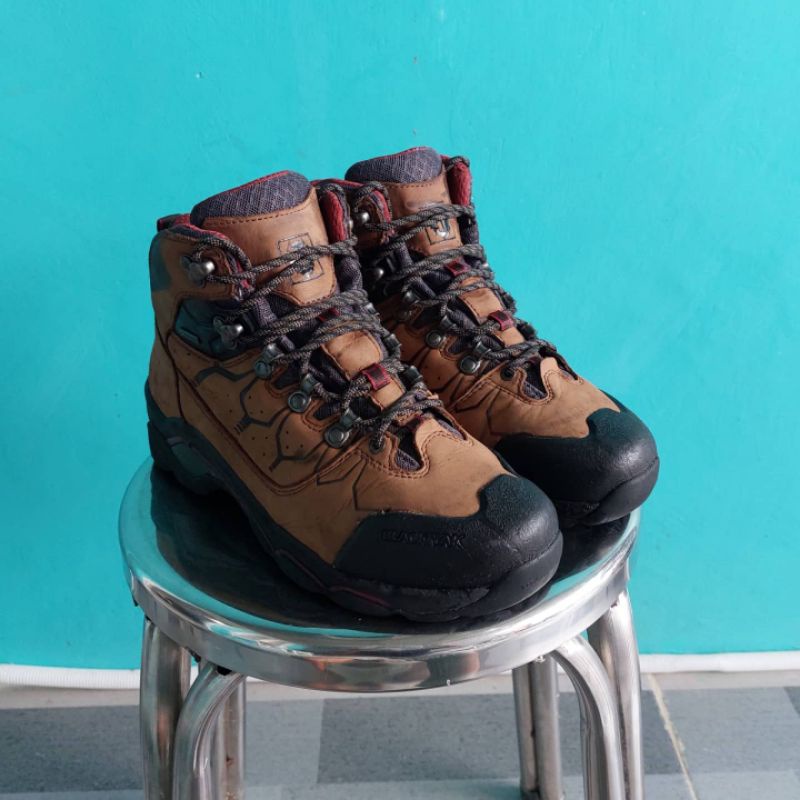 Sepatu Outdoor Second Blackyak 40