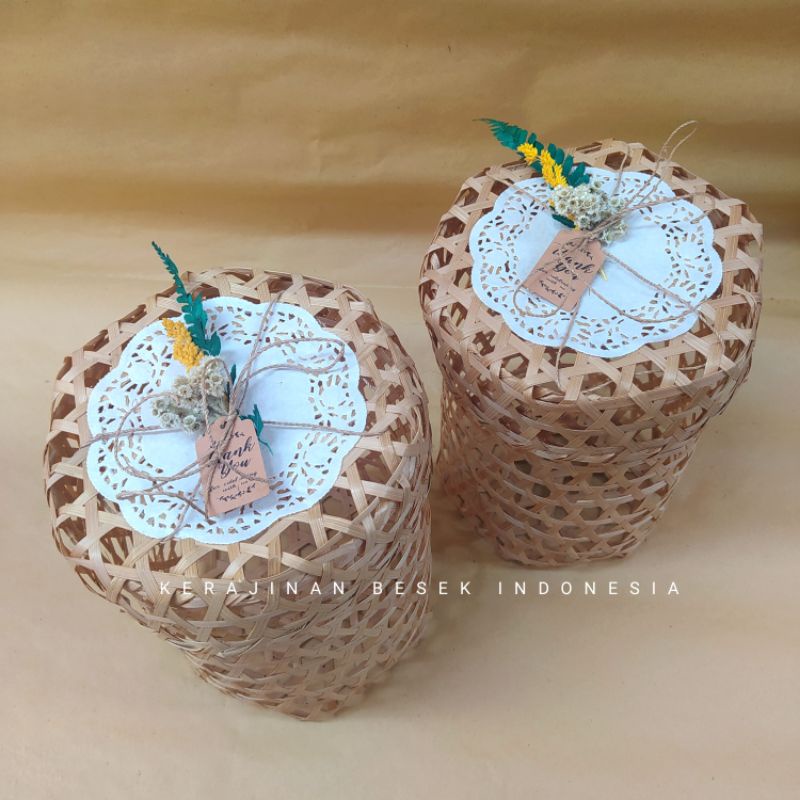 

Klongsong tinggi 23cm Hampers natal Hampers lebaran Parsel lebaran Keranjang telur Keranjang oleh oleh murah Keranjang buah FREE HIASAN FREE PACKING