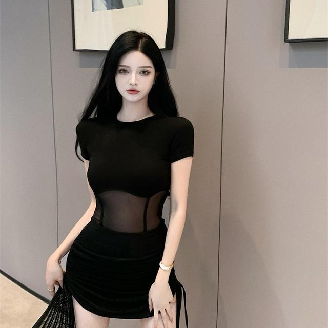 Red Musim semi dan musim panas pinggang tinggi baru serut rok hitam one-piece setelan pria kecil tas pinggul setengah tubuh a-line rok pendek wanita