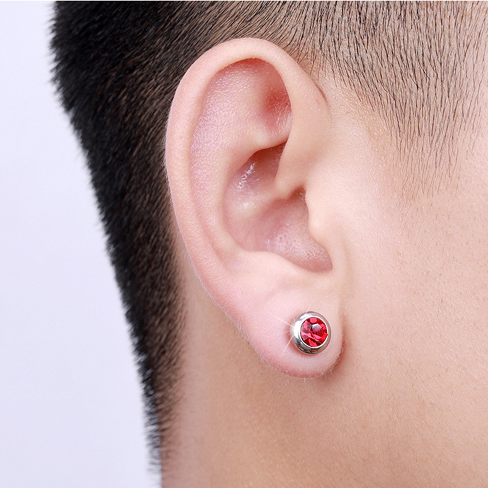 Anting Stud Magnetik Hias Berlian Bahan Stainless Steel Untuk Unisex