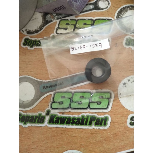 karet spakbor depan kaze r