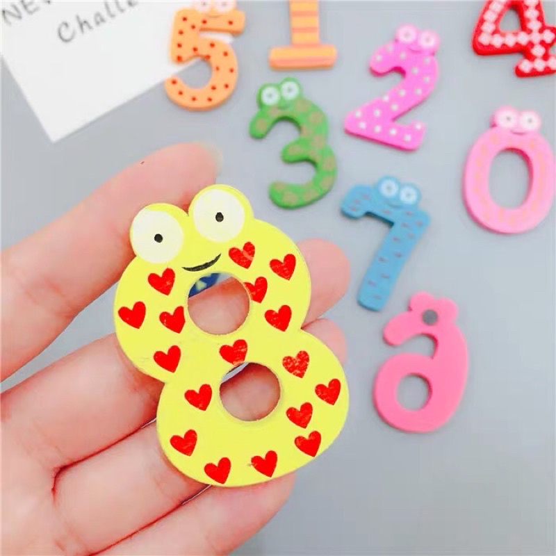 HAPPYTOYS.888 #A45 NUMBER MAGNET 0-9 ISI 10PCS / ALPHABET MAGNET BIG ISI 26PCS UKURAN BESAR / TEMPELAN KULKAS BAHAN KAYU / MAGNET ANGKA / MAGNET HURUF