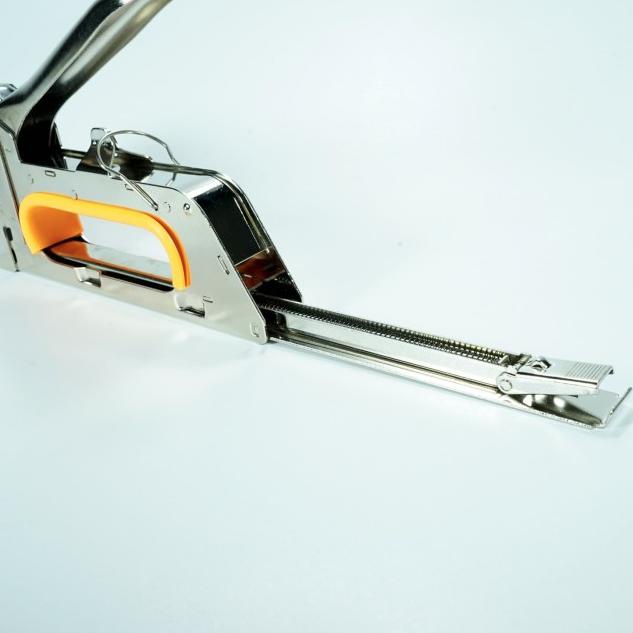 

Mesin Hand Stapler Tacker Manual YUSO Y23 Tembak Staples 13/6 13/8