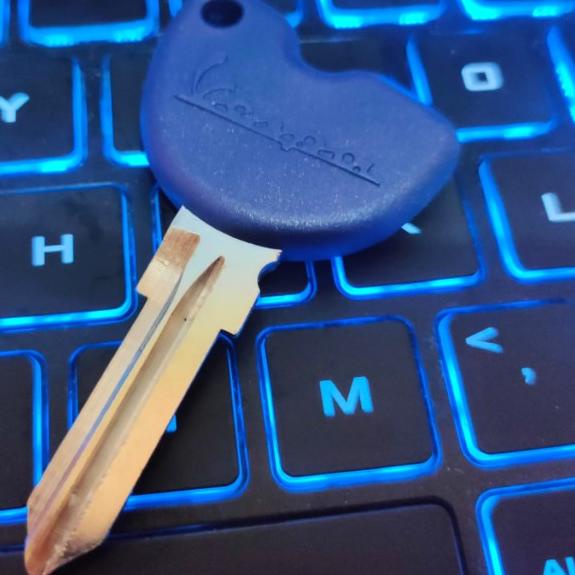 Blank Key / Kunci Duplikat / Kunci Biru Piaggio Vespa Original