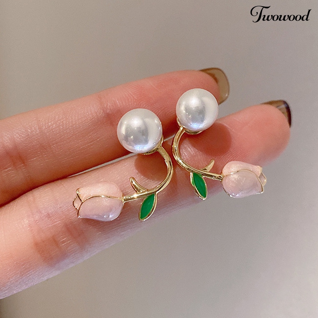 1 Pasang Anting Stud Desain Bunga Tulip Aksen Mutiara Imitasi Bahan Stainless Anti Karat Untuk Wanita