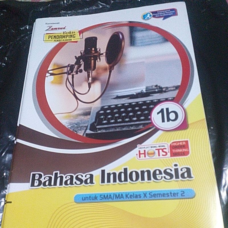 lks bahasa indonesia untuk SMA/MA kelas 10 semester 2|zamrud