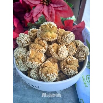 

Onde Onde Telur Khas Solo Banyak Wijen dan Empuk