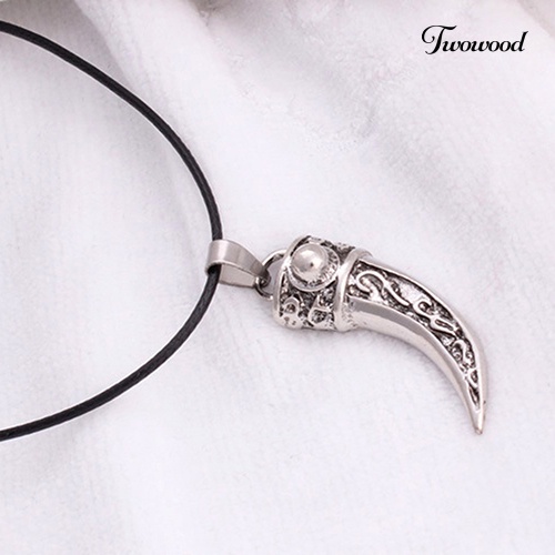 Kalung Liontin Bentuk Gigi Serigala Bahan Stainless Steel Gaya Punk Untuk Pria