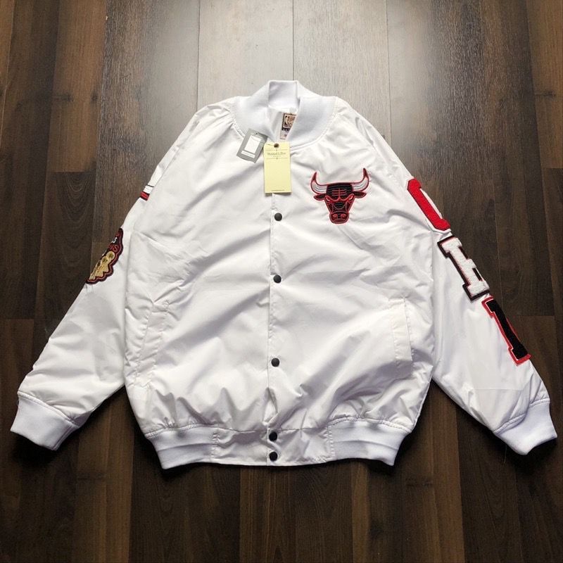 varsity chi bulls white