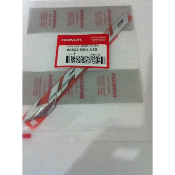 EMBLEM 3D VARIO 150 KANAN