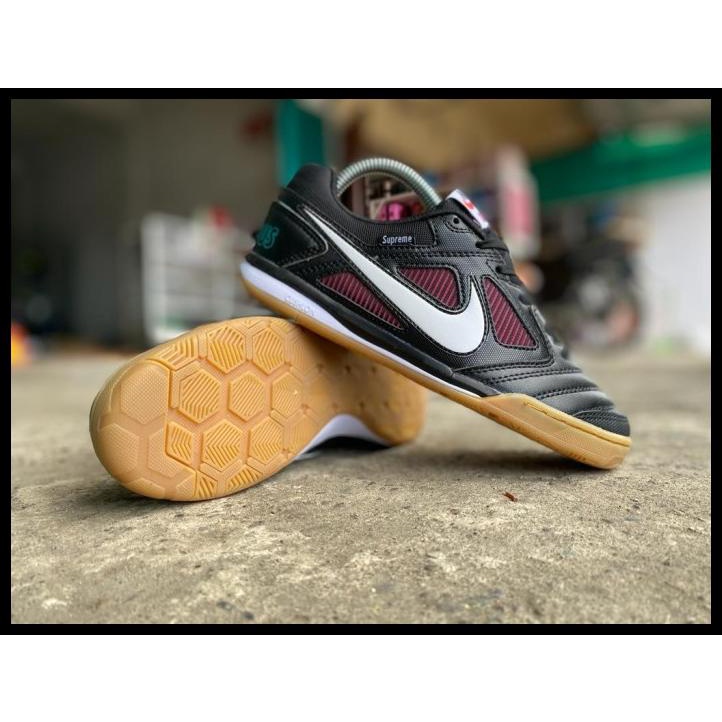 Futsal Supreme X Nike Sb Gato Ic - Black White World Famous