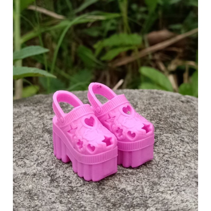 Sepatu  barbie varian pink