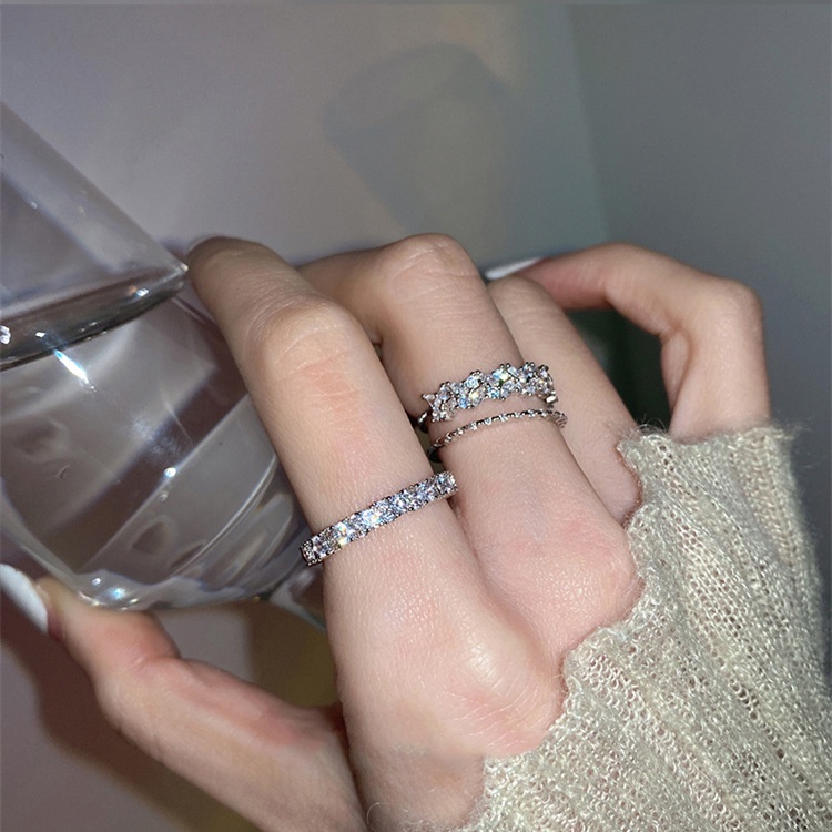 Perhiasan Cincin Jari Lapisan Ganda Bahan Alloy Aksen Berlian Imitasi Gaya Korea Untuk Wanita