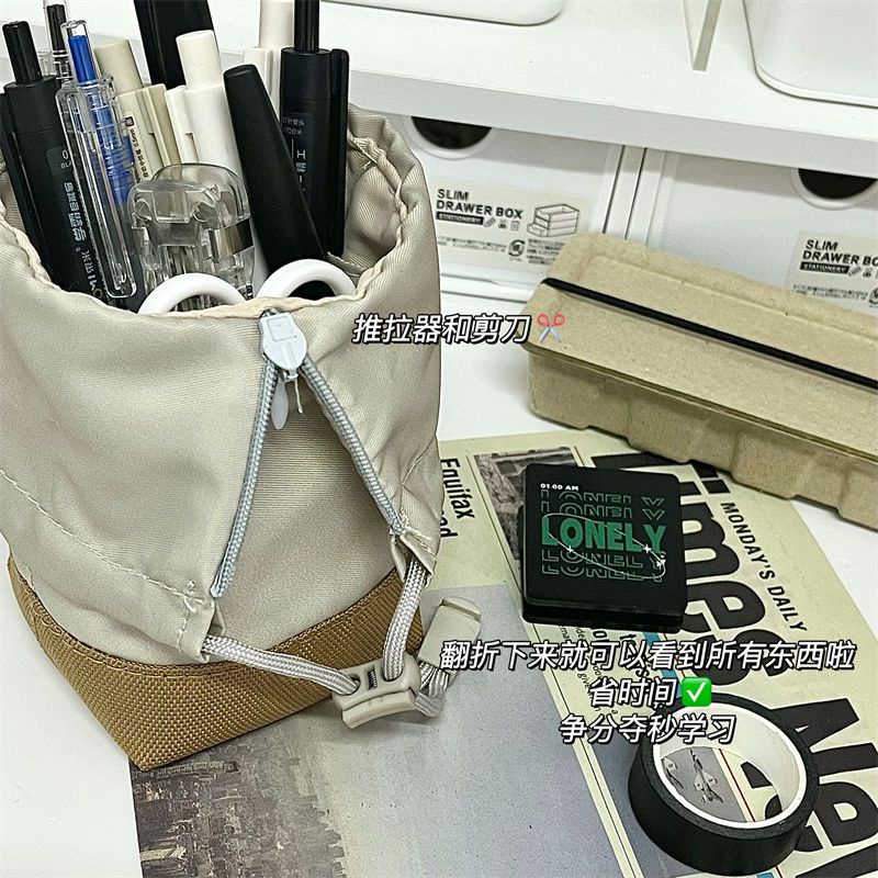☄☁Sera Ozu Tempat Pensil Niche Kapasitas Besar Multi Kompartemen Alat Tulis Pemegang Pena Tas Penyimpanan Serut Sederhana Tahan Kotoran Tempat Pensil