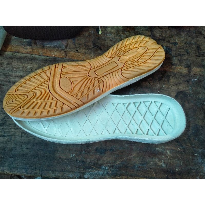 outsole sepatu tapak sepatu karet mentah untuk badminton/futsal