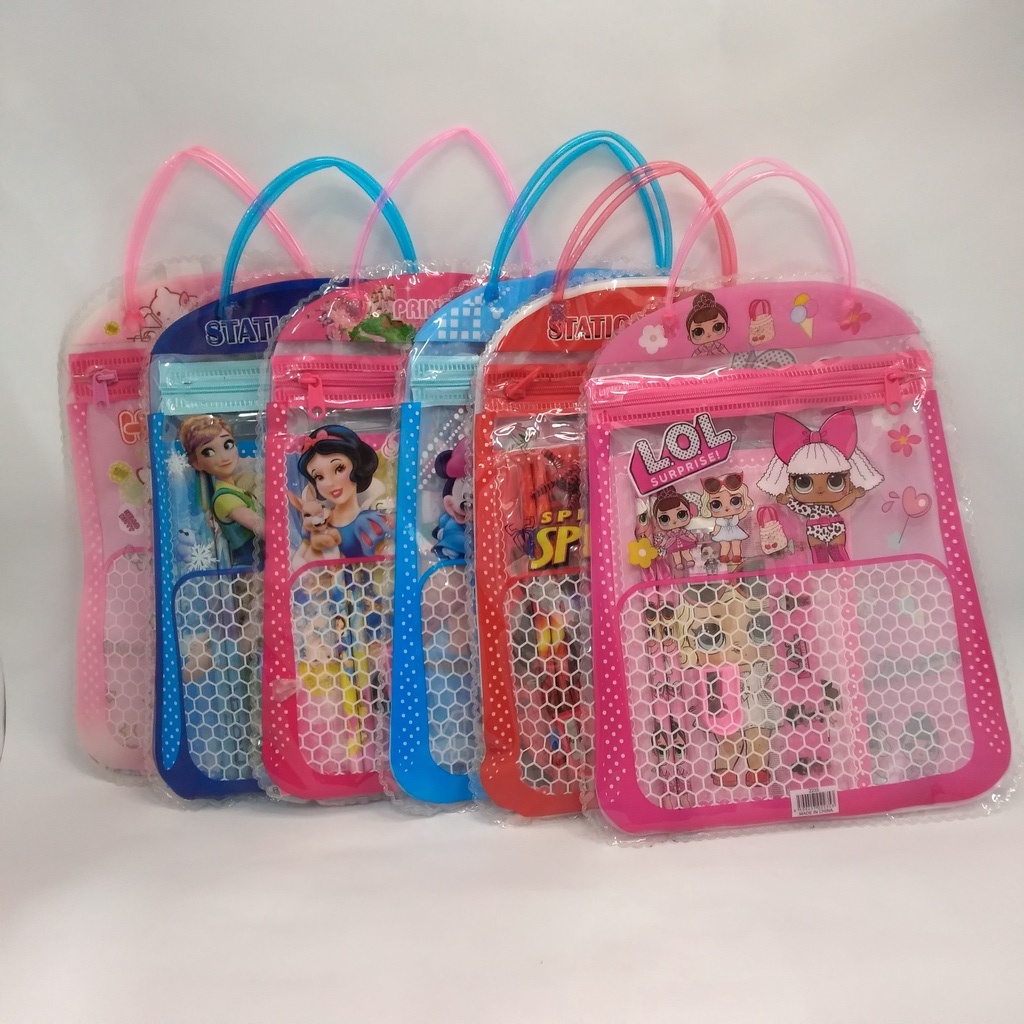 

STATIONERY SET/ SET ALAT TULIS 6 IN 1 BERBAGAI MACAM KARAKTER FVORIT UNTUK ANAK PEREMPUAN DAN LAKI-LAKI