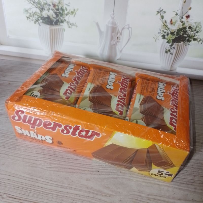 

superstar snap Wafer coklat dari MAYORA. jajanan cemilan