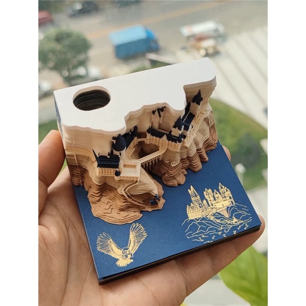 

Kastil Harry Potter catatan tempel 3D tiga dimensi kreatif ukiran kertas tangan-robek kertas catatan tempel kalender harian ukiran Hogwarts