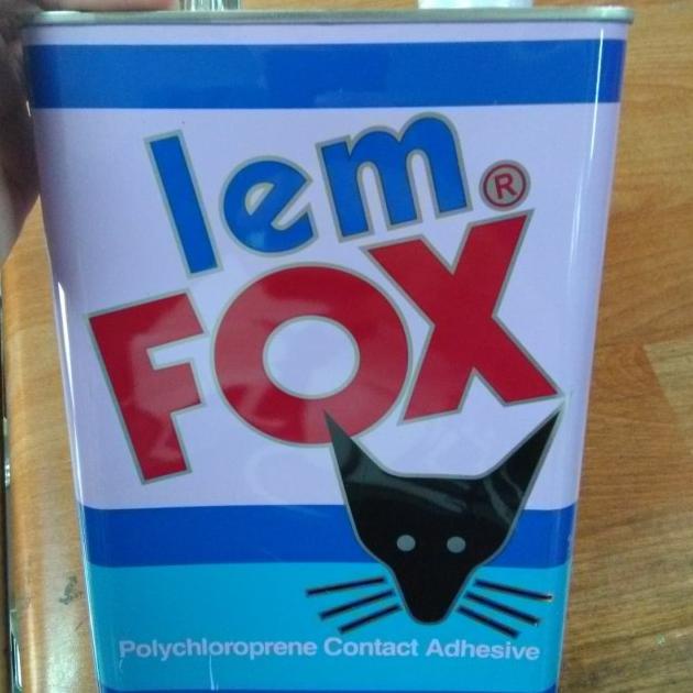 

LEM KUNING SERBAGUNA FOX BIRU 1 GALON (ISI NETTO 2.5KG 2.5 KG)