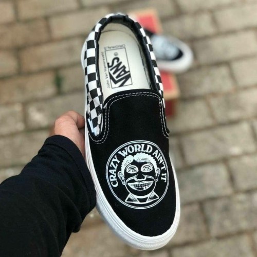 Sepatu Vans slip On Crazy World Black White Hitam Putih Motif Kotak Catur Cowok Cewek Sneakers Sekolah Liburan Santai Kado Hadiah