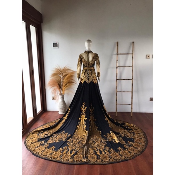 Kebaya pengantin Kutubaru/kebaya pengantin ekor