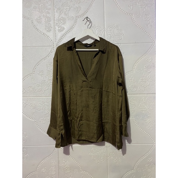 blouse army uniqlo