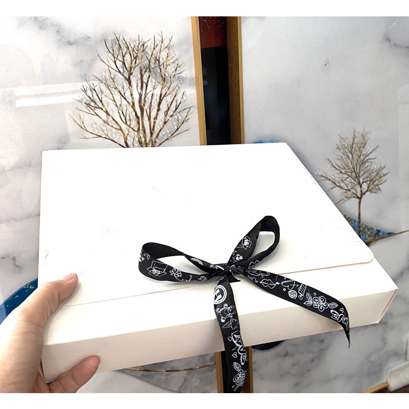 

box ivory lock pita cute size 30x25x5