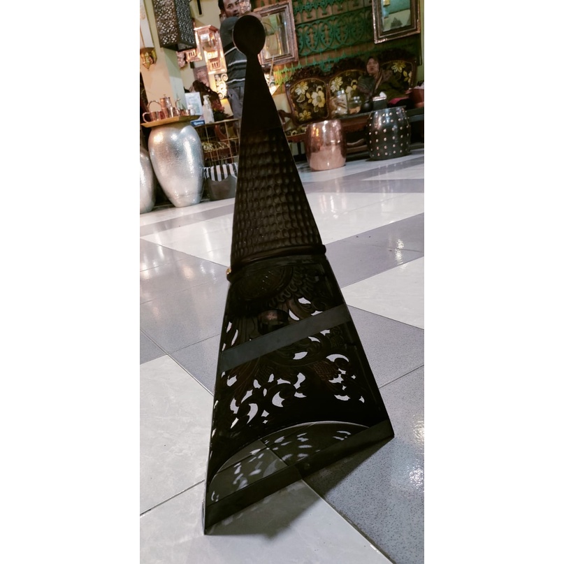 Kap Lampu Dinding Antik