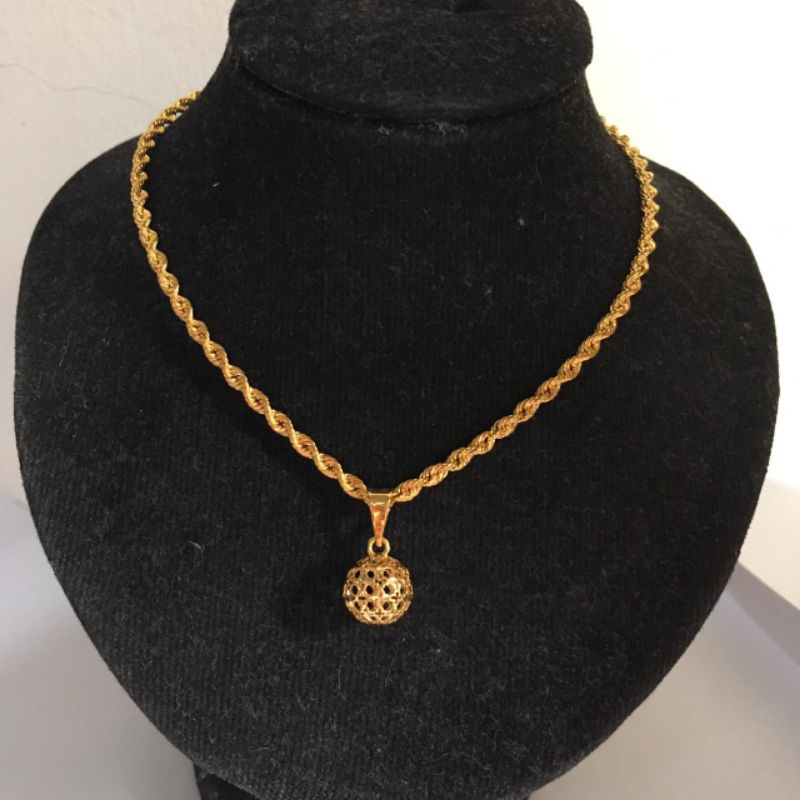 Liontin Bola Ethnic Elegant Hadiah Istri Emas Asli