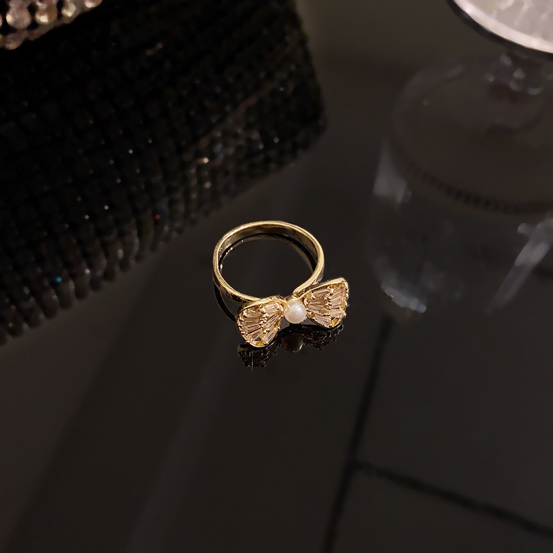 Cincin Model Terbuka Desain Pita Hias Zircon Gaya Mewahpopuler Untuk Wanita