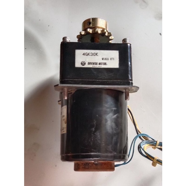 ORIENTAL MOTOR REVERSIBLE 200~220V 25W RATIO 1 : 30