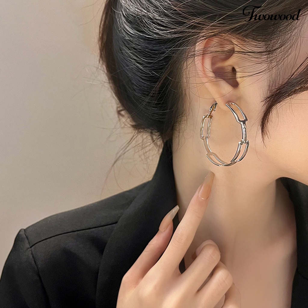 1 Pasang Anting Hoop Bentuk Bulat Model Hollow Gaya Korea Untuk Aksesoris Perhiasan