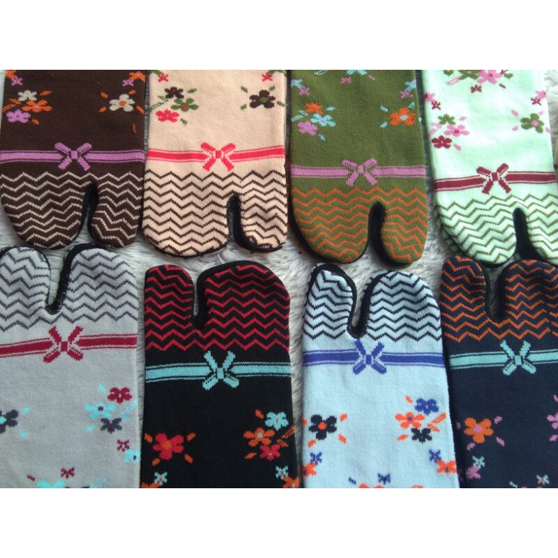 Kaos Kaki Jempol Wanita Muslimah Motif Florist (Nylon Spandex, Size L, Tapak Hitam, Panjang, Murah)