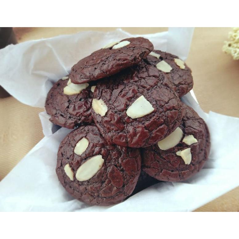 

PAKET HAMPERS BROWNIES COOKIES SPESIAL | OLEH-OLEH | PREMIUM BROWNIS COOKIES | DARK CHOCHOLATE BROWNIES COOKIES | KADO | HAMPERS SPESIAL