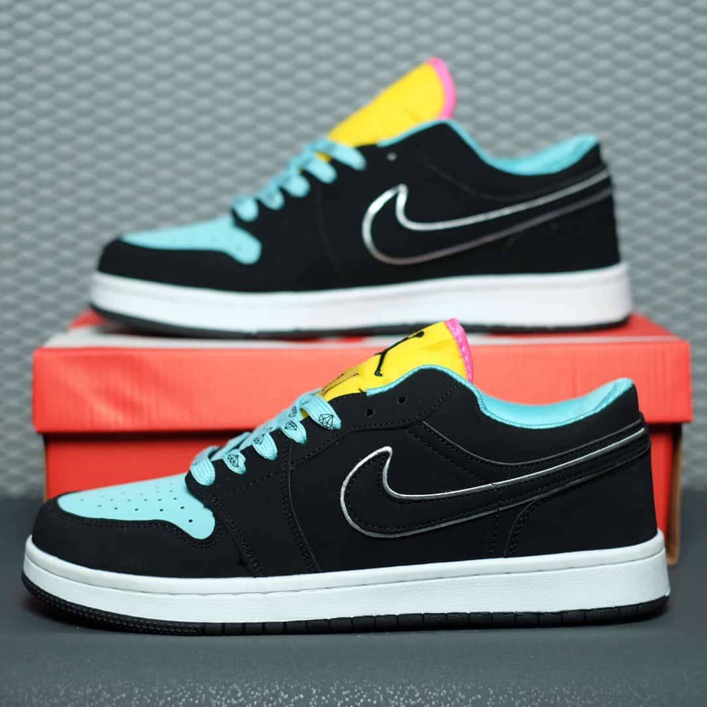 NIKE AIR JORDAN 1 LOW