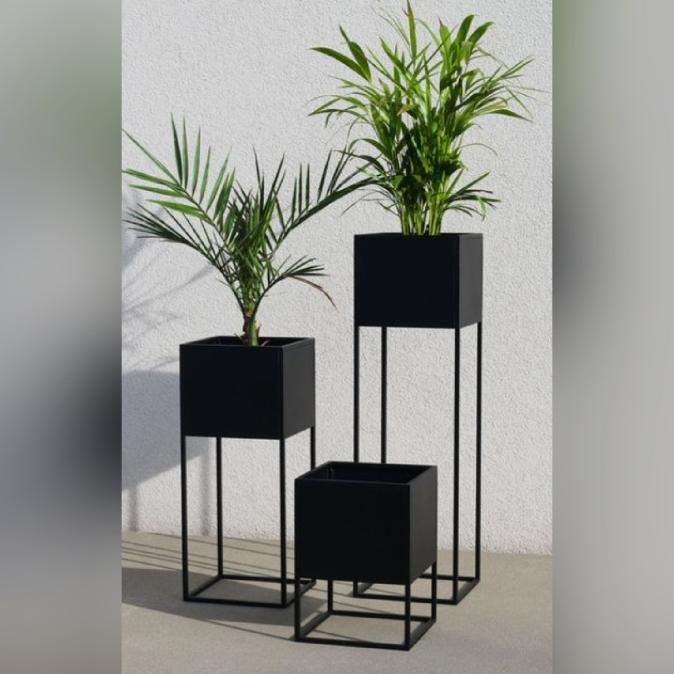 standing pot bunga kotak berikut pot bunga kotak