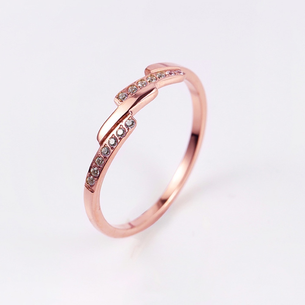 Cincin Kristal Berlian Bahan Titanium Steel Warna Rose Gold Gaya Korea Untuk Wanita