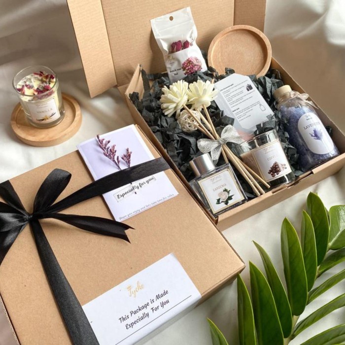 

(COD) kado hampers wedding graduation hadiah souvenir aromatherapy candle - Paket C