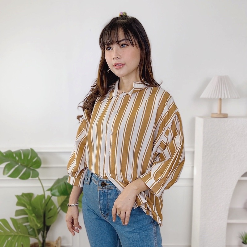BEFAST - ZEC OOTD Kemeja DAHLIA / Lolly Oversize Jumbo Shirt / Atasan Wanita Lengan Panjang / Hem Stripe Terbaru / Pakaian Casual Wanita Kerja / Kemeja Oversize Kekinian Remaja Wanita / Hem Trendy / Outfit Wanita Modis / Kemeja Termurah