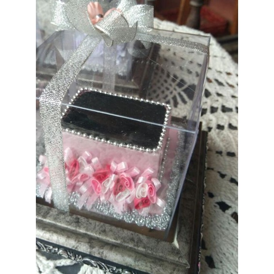 

kotak cincin/ logam mulia