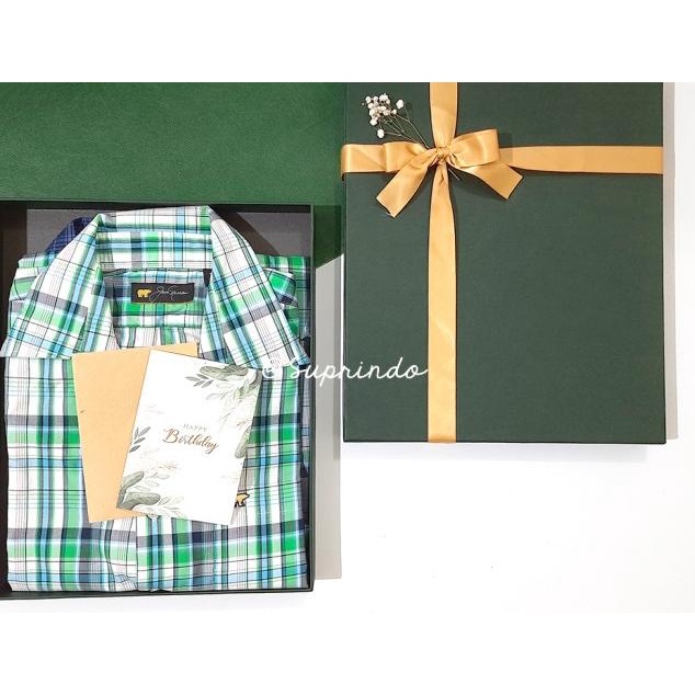 

Kotak Kado Baju ukuran 28.5 x 34.5 x 3.5 cm (MIX) - Putih