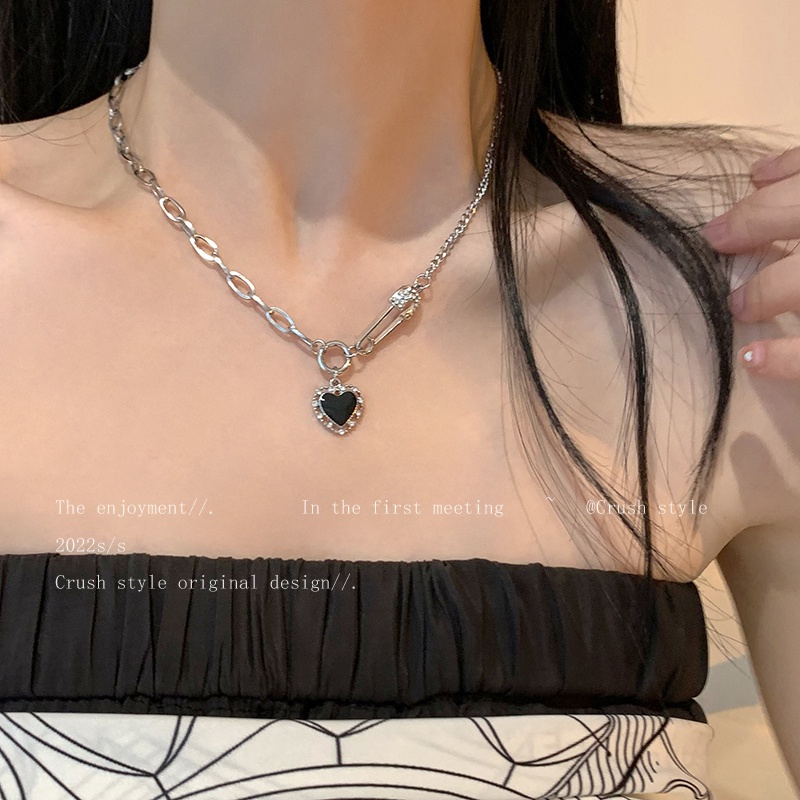 Y2k Kalung Rantai Silver Dengan Liontin Hati Hias Kristal Untuk Wanita