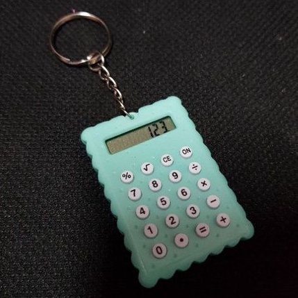 KALKULATOR MINI gantungan kunci 8 digit pink biru blue hijau green calculator keychain biskuit macaron